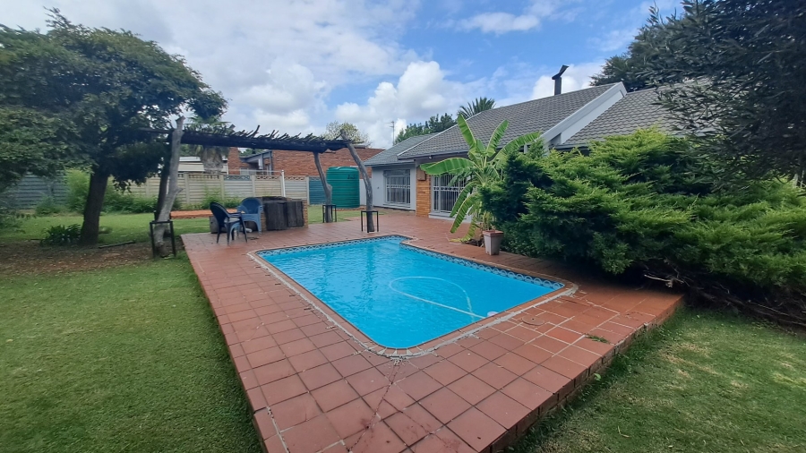 5 Bedroom Property for Sale in Universitas Ridge Free State